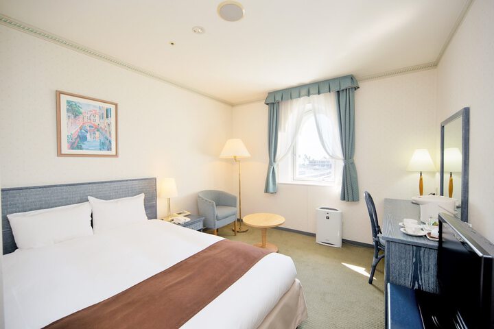 Room 2 of 44