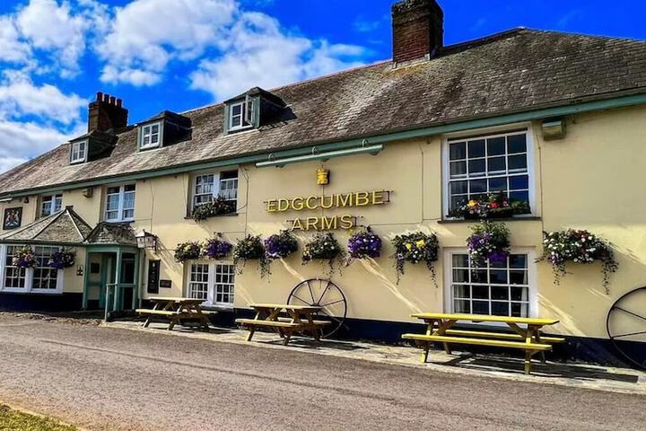 The Edgcumbe Arms in Torpoint