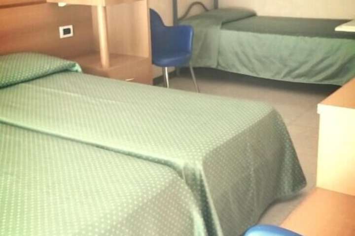 Room 6 of 19