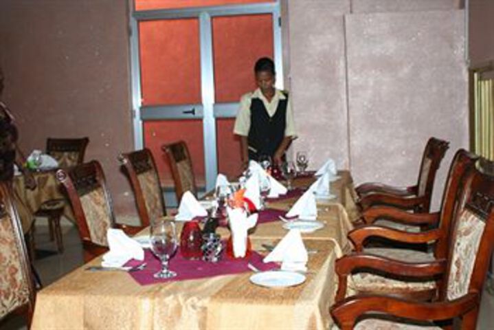 Dining 6 of 25