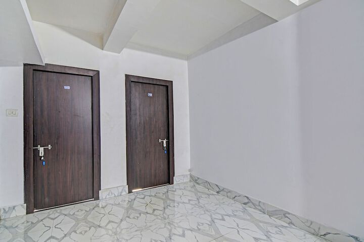 Hotel Interior 4 of 26