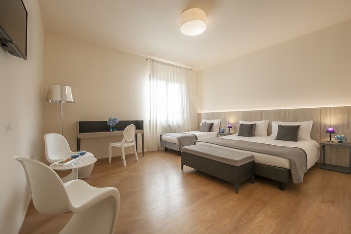 Room 15 of 44