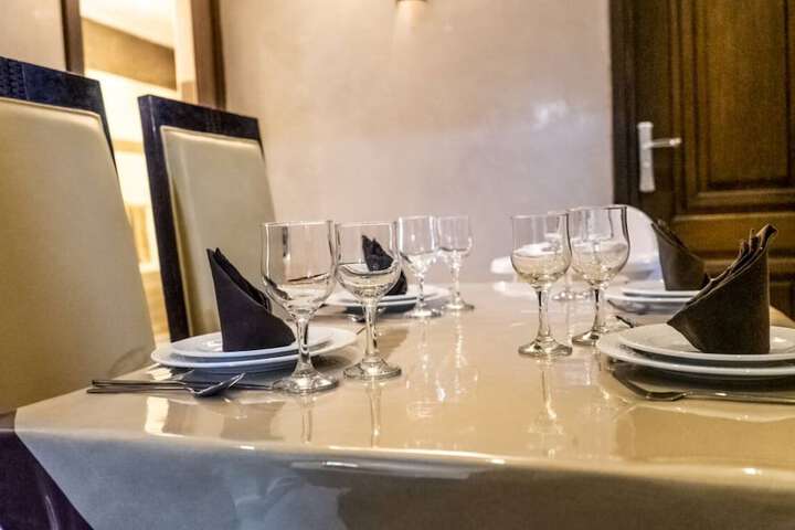 Dining 98 of 130