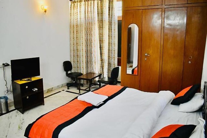 Room 15 of 26