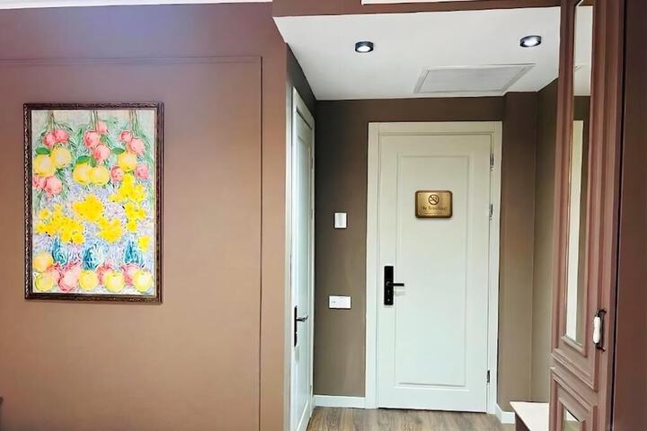 Room 61 of 84