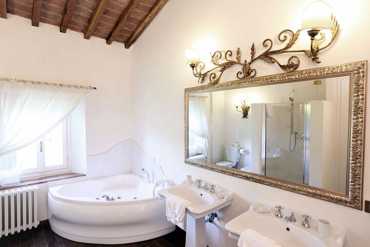 Jetted tub