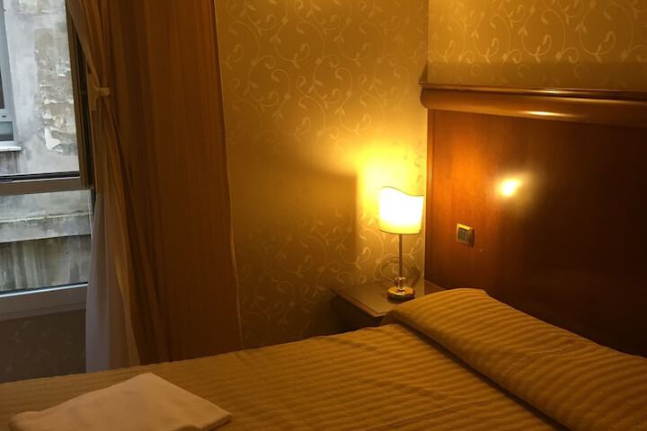 Room 8 of 48