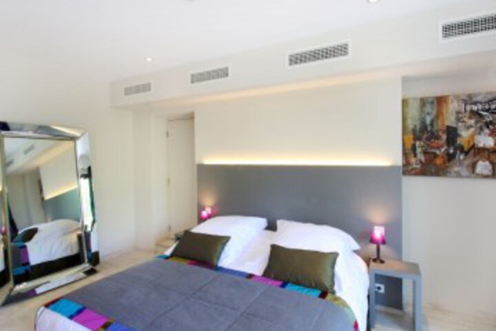 Room 4 of 41