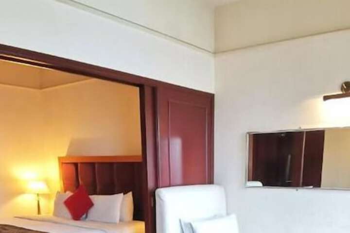 Room 14 of 68