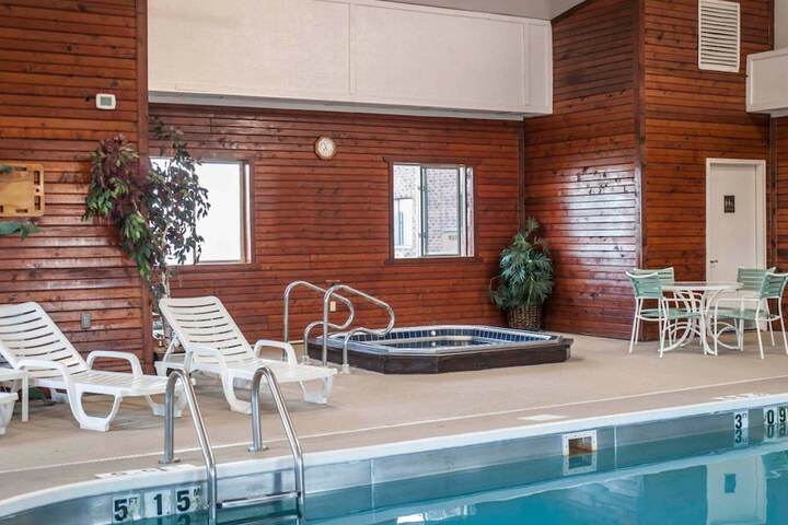 Pool 25 of 27