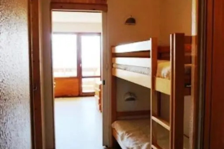 Room 3 of 9