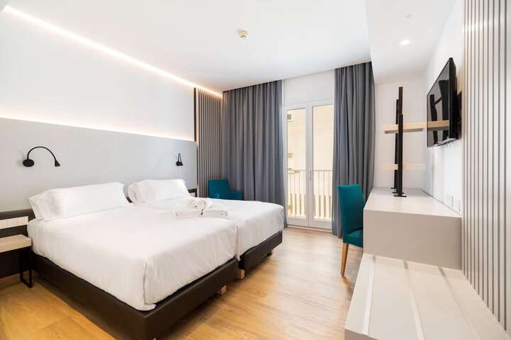 Room 16 of 42