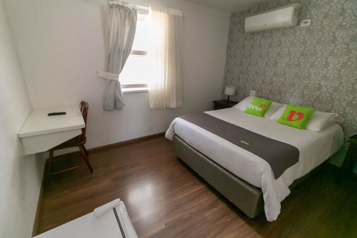 Room 9 of 40