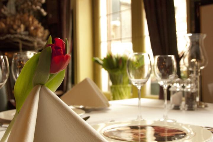 Dining 104 of 144