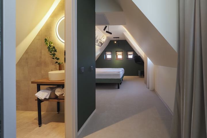 Room 41 of 74