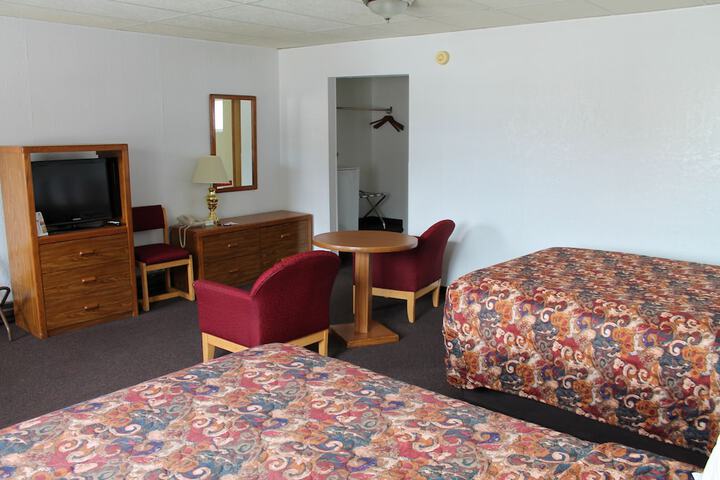 Room 11 of 32