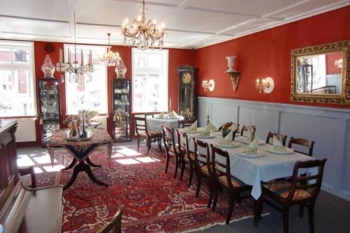 Dining 14 of 27