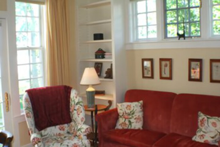 Bracken Cottage Four Bedroom Home in Brooksville, ME