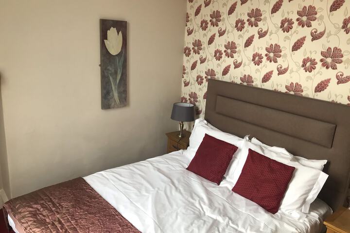 Room 28 of 80