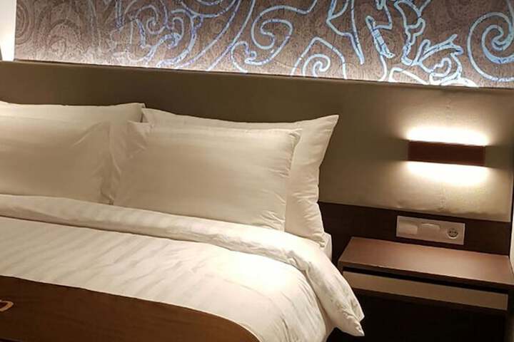 Room 5 of 53