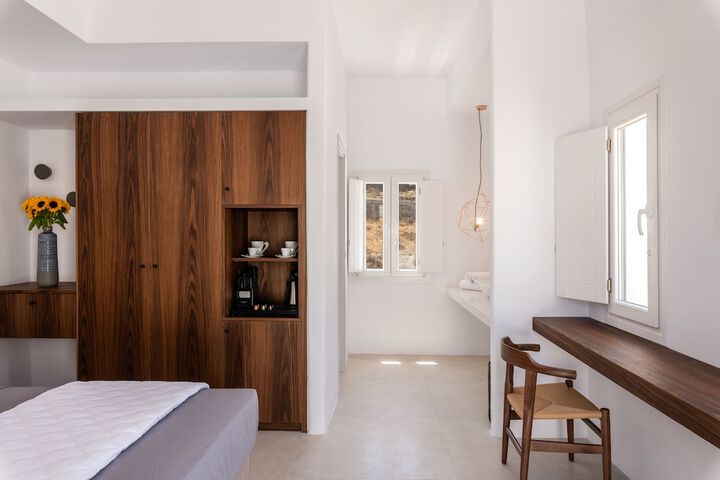 Room 6 of 80