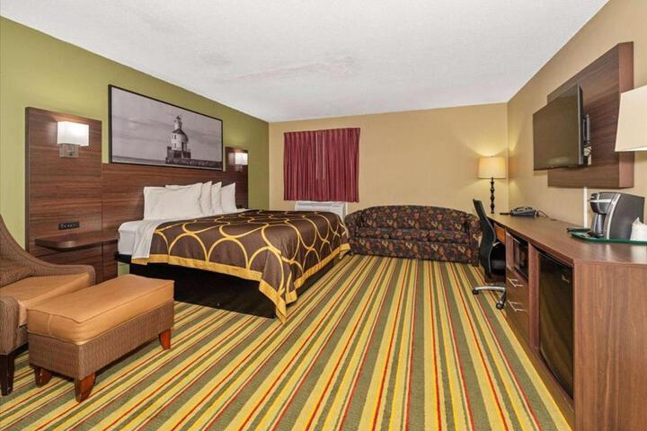 1 King Bed (16 of 23)