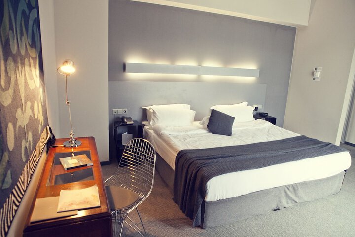 Room 12 of 31