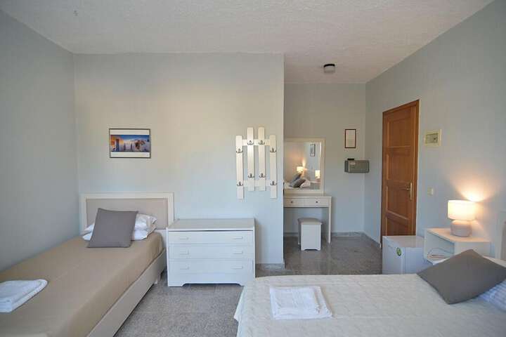 Room 7 of 24