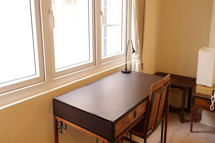 Room 46 of 81