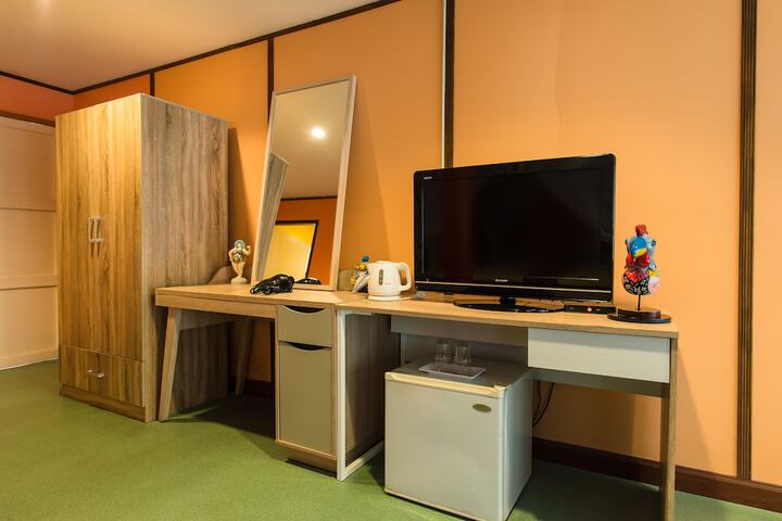 Room 5 of 49