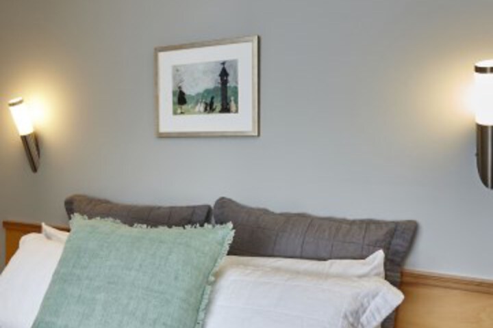 Room 3 of 43