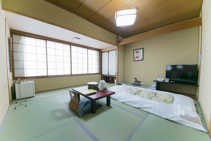 Room 8 of 60