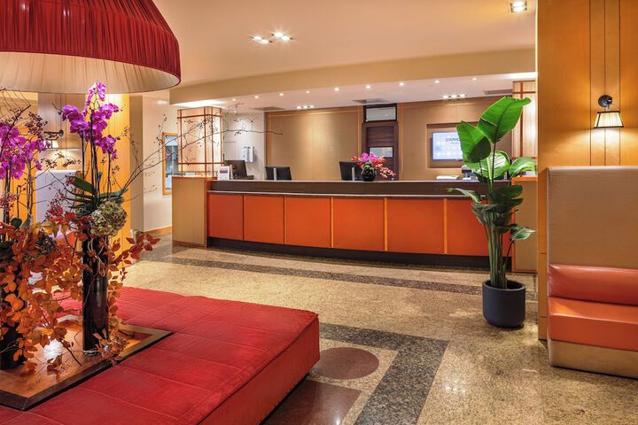 Guest Lobby
