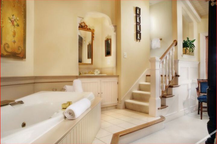 Suite 53 of 60