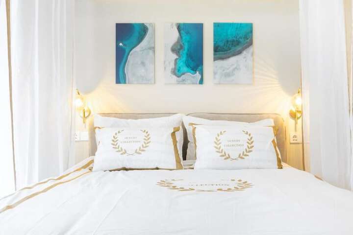 Room 2 of 14