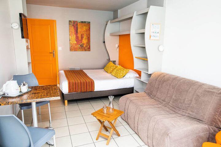 Room 4 of 43