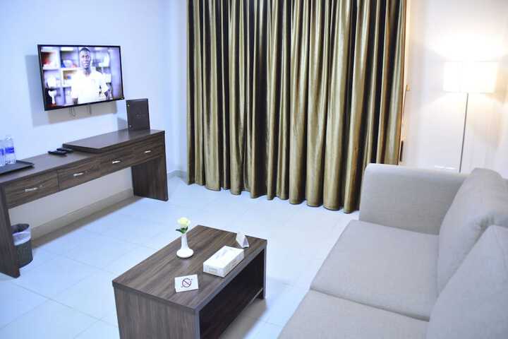 Room 10 of 39