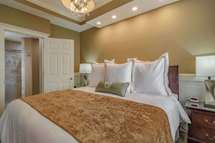 1 King Bed Suite (15 of 15)
