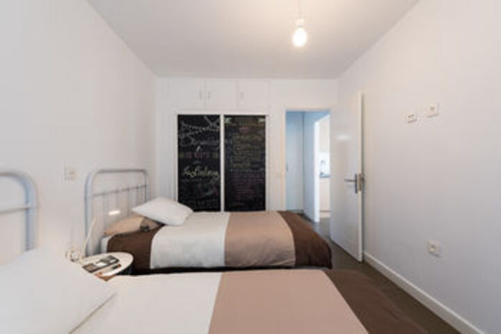 Room 7 of 27