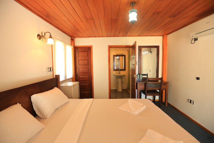 Room 9 of 24