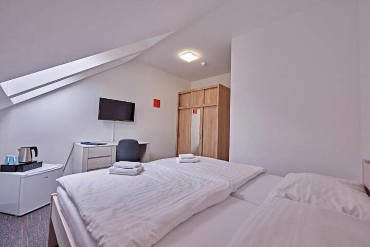 Room 5 of 91