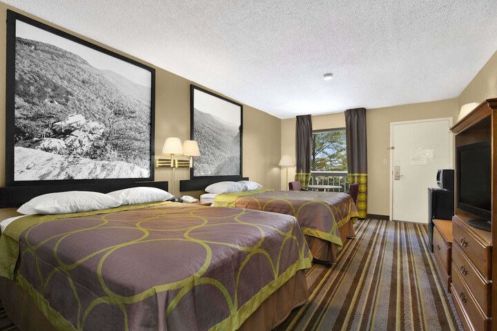 1 Double Bed Mobility Accessible (7 of 7)