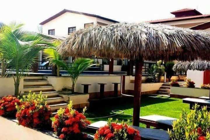 Hotel Exterior 26 of 26