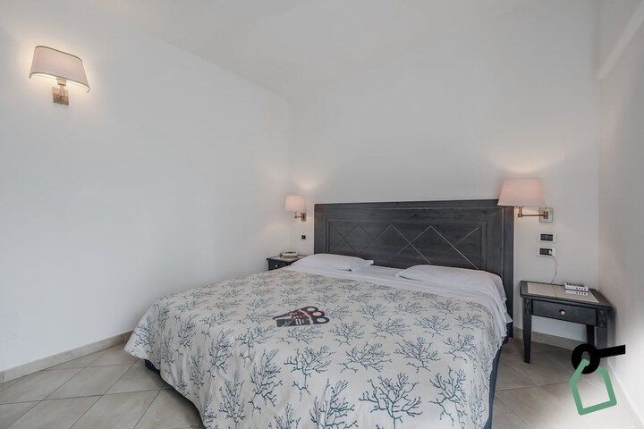Room 12 of 64