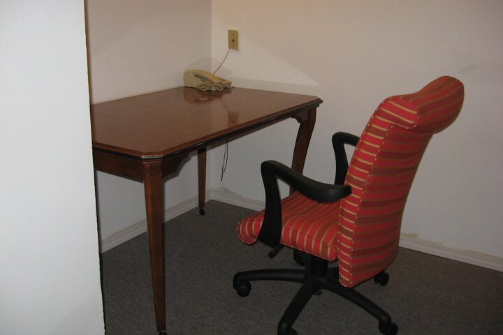 Room 19 of 38