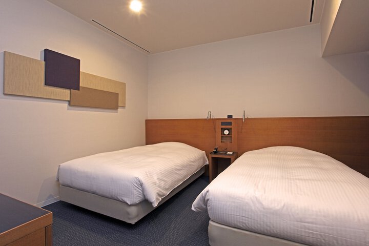 Room 7 of 36