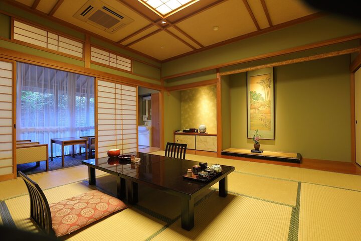 Room 9 of 43