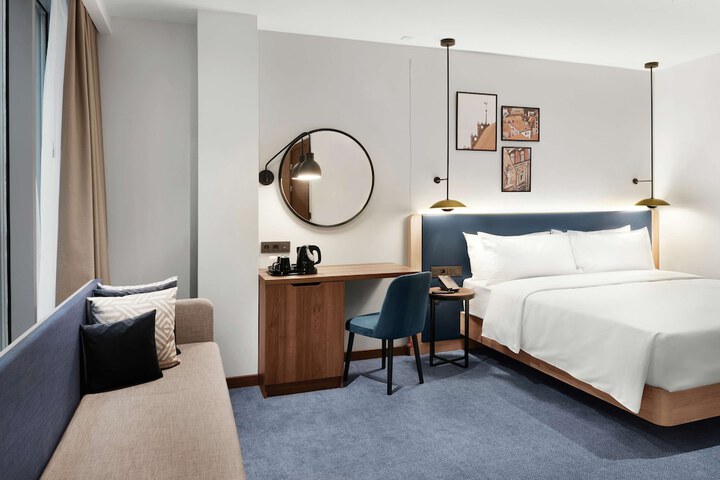 Room 17 of 51