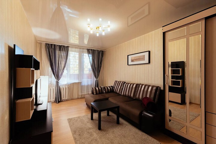Room 8 of 11