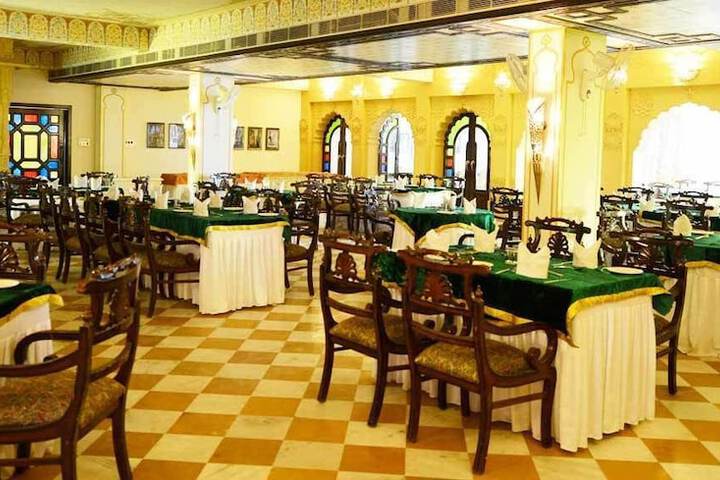 Dining Photos